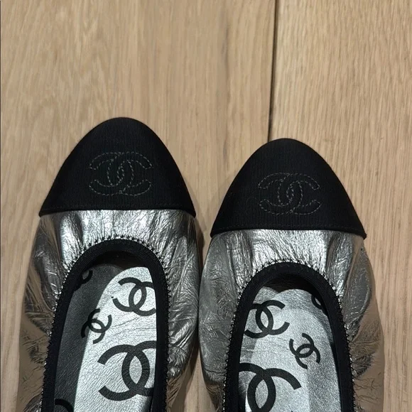 Authentic Rare Chanel Silver and Black Women's Ballet Flats - size 38 - Picture 7 of 11
